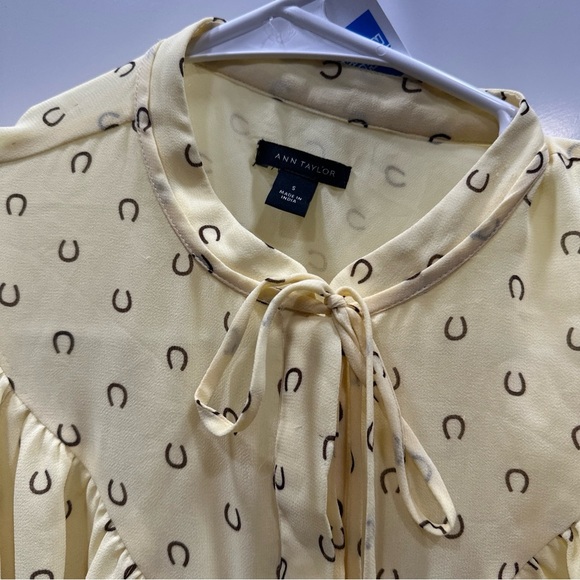 Ann Taylor Horseshoe V-Yoke Tie Neck Hidden Button Blouse Yellow S Equastrian - Picture 3 of 11